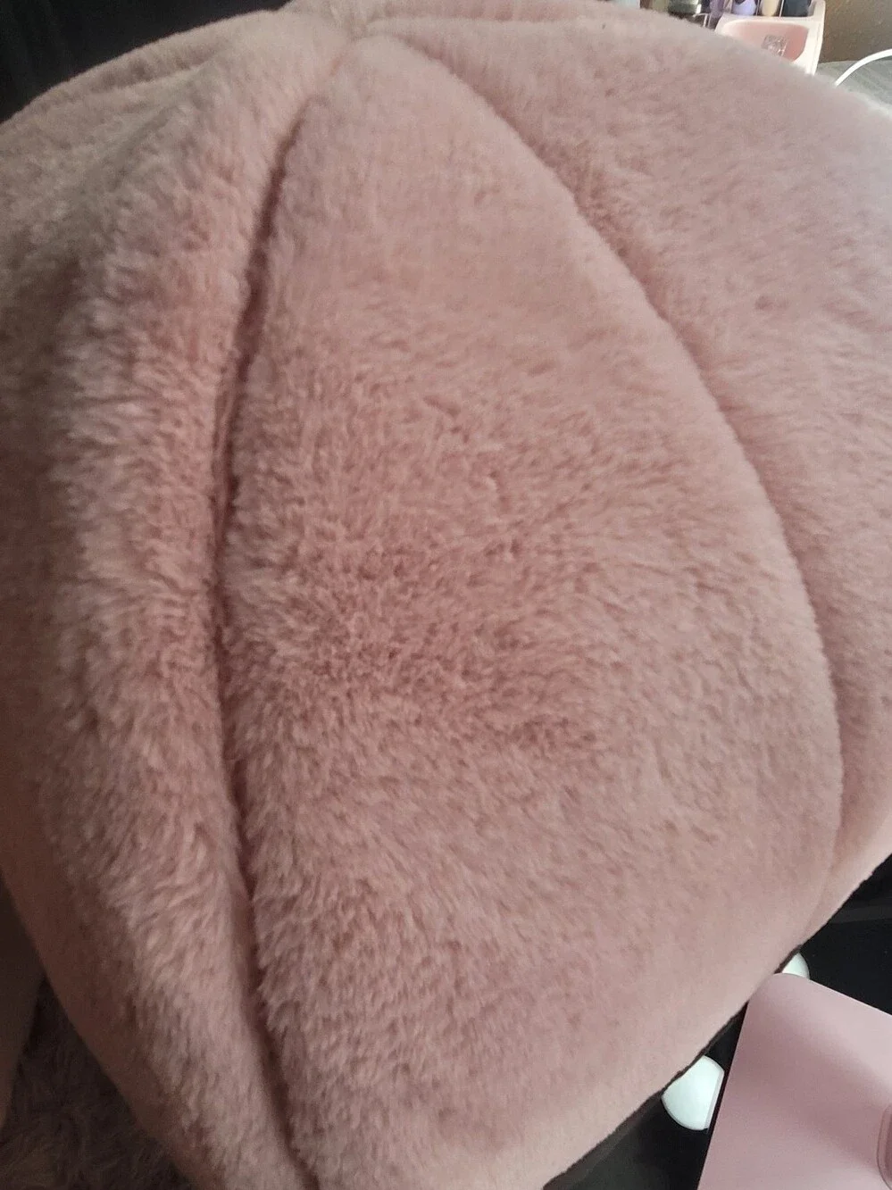 Plush Pink Cat Cave Bed - Cozy Pet Hideaway